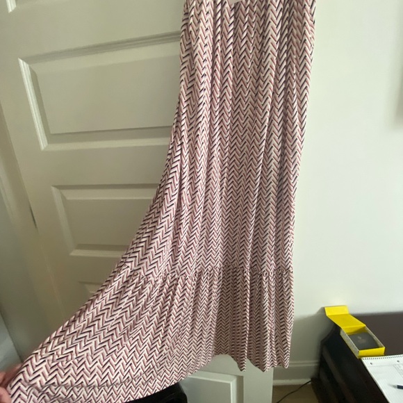 LOFT Pink and Black Chevron Dress with side pockets. Extremely comfy. - Picture 8 of 16